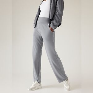 Athleta Seasoft Wideleg Pant Sz L